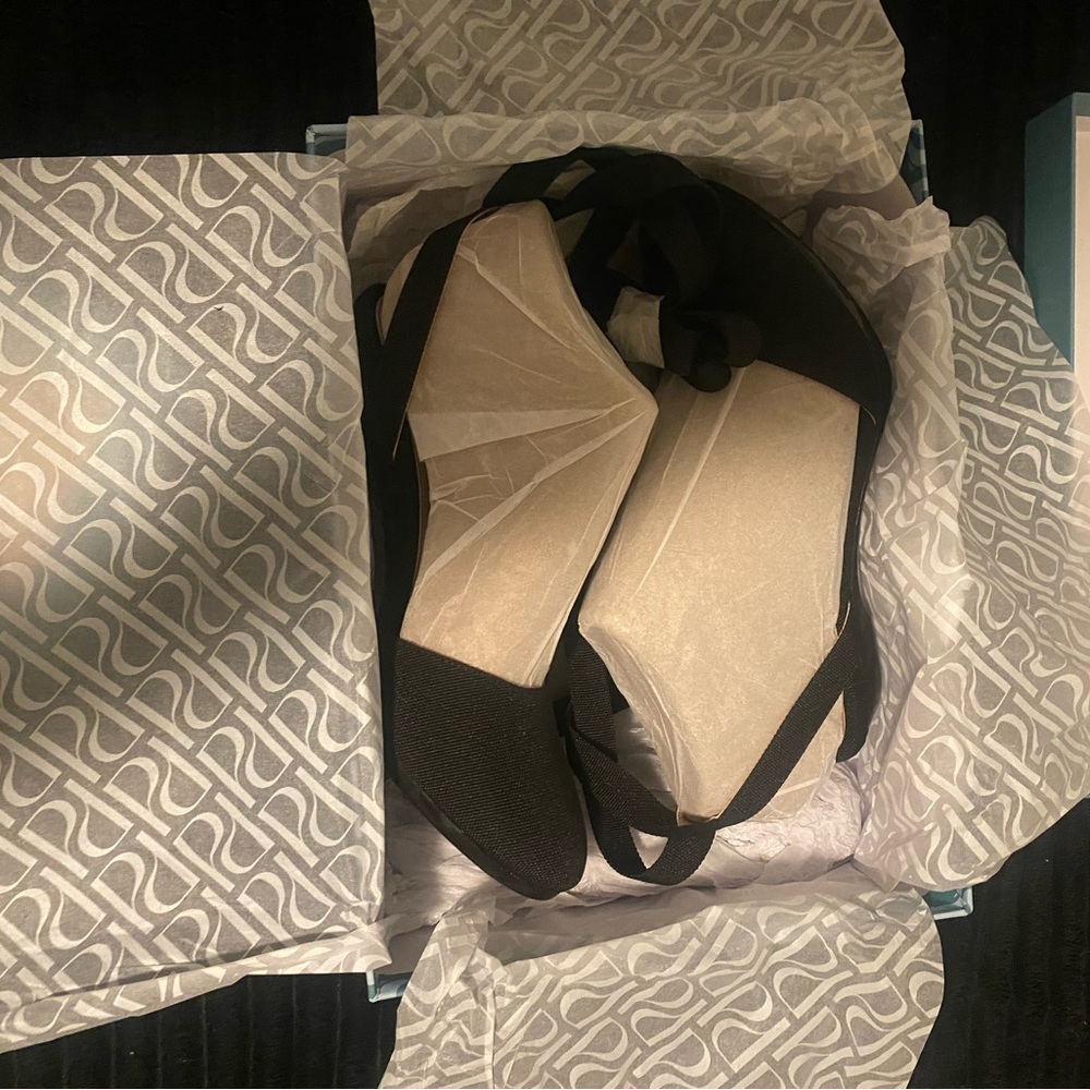 Brand New Heel to flat convertible shoe - Picture 7 of 10